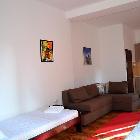 Apartmants Night Lux Ni 객실 사진