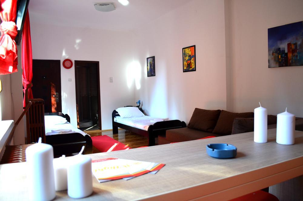 Apartmants Night Lux Ni 객실 사진